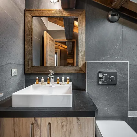 Centre Avec Hammam Et Terrasse, 5 En Suite, Proche Commerces - Fr-1-569-181 *